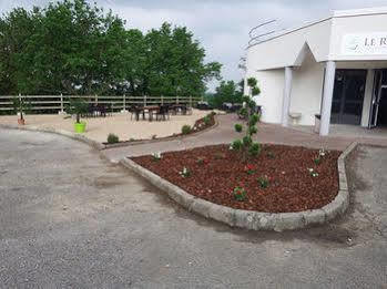 Hotel Le Riccoty Blyes Bagian luar foto